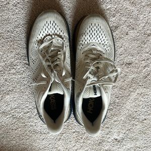HOKA Clifton 7 - Size 9.5